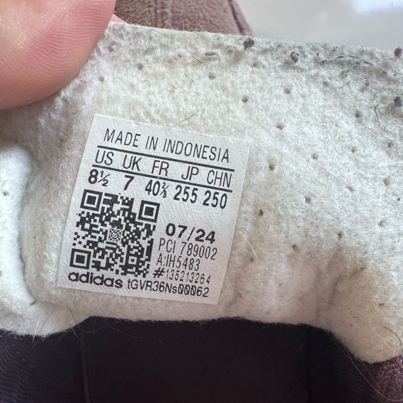 Adidas Mauve and White Sneakers - Picture 6 of 6